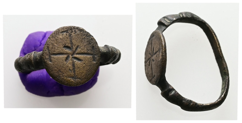 Byzantine bronze finger-ring.
Weight: 3.93 g.
Diameter: 20.88 mm.