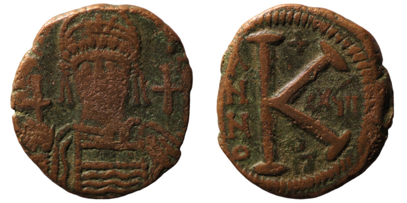 Maurice Tiberius. (600-601 AD). 1/2 Follis. (29mm, 8,69g) Constantinople. Obv: b...