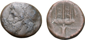 Sicily, Syracuse. Time of Hieron II, circa 240-215 BC. Æ (10.04g, 21mm, 3h). Diademed head of Poseidon to left R/ Trident flanked by two dolphins swim...