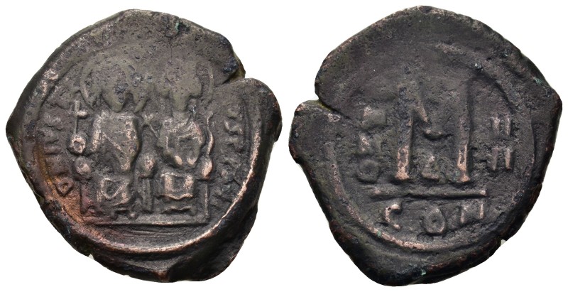 Justin II and Sophia (565-578). Æ 40 Nummi (30mm, 14g). Constantinople, uncertai...