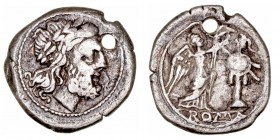 Anónimo. Victoriato. AR. Roma. (205-150 a.C.). A/Cabeza de Júpiter a der. R/Victoria coronando trofeo, en exergo ROMA. 2.73g. Sear 9. Agujerito. BC-....