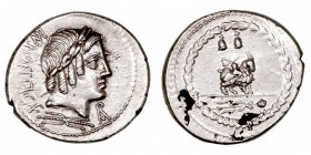 Fonteia. Denario. AR. Roma. (85 a.C.). A/Cabeza laureada de Apolo Vejovis a der., debajo haz de rayos, delante ROMA en monograma y detrás MN· FONTEI C...