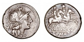 Junia. Denario. AR. Roma. (149 a.C.). A/Cabeza de Roma a der., detrás X. R/Los Dioscuros a caballo a der., debajo C· IVNI· C·F y en exergo ROMA. 3.60g...