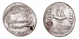 Marco Antonio. Denario. AR. (32-31 a.C.). A/Galera pretoriana a der., alrededor ANT. AVG. III VIR. R.P.C. R/Águila legionaria entre dos insignias, ent...