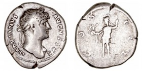 Adriano. Denario. AR. (117-138). R/COS. III. Roma a izq. portando Victoria. 3.24g. RIC.-. MBC-/BC.