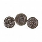 Felipe IV. 8 Maravedís. AE. Madrid Y. 1661. MD bajo el escudo. Lote de 3 monedas. Cal.1420. MBC a BC.