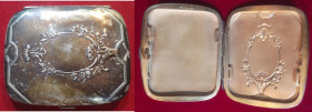 Varie. Scatola in argento, interno dorato. Fine 800, inizio 900. Ag. Peso gr. 64,90. Diametro mm. 83x71. Ottimo. (10023)