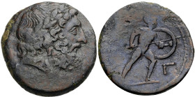 Sizilien. 
Mamertinoi. 
Bronze (Chalkous), ca. 208-200 v. Chr. Kopf des bärtigen Zeus n. r. Rv. Nackter Krieger n. r. mit Helm, Schild und Lanze, im...
