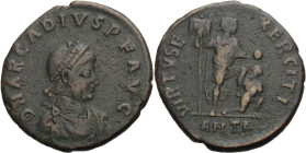 Kaiserzeit. 
Arcadius, 383-408. Bronze (AE II), 383-388 Antiochia. Drap., gep. Büste mit Perlendiadem n. r. Rv. VIRTVS EXERCITI Der Kaiser n.r. stehe...