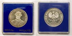 Polen, Königreich. 
VOLKSREPUBLIK, 1945-1989. 200 Zloty 1980. Gekröntes Brustbild Herzog Kasimirs I. von vorn. Rv. Adler. 33 mm; 17,6 g. KM&nbsp;118....