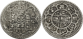 Nepal. 
Shah Dynastie. 
Prithi Bir Bikram VS 1936-1968 / 1881-1911 A.D. AR Mohar, datiert SE 1820/ 1898 A.D. Lotos Symbol; Schrift im Viereck. Rv. S...