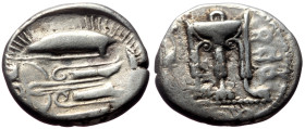 Bruttium, Kroton AR Nomos (Silver, 7.57g, 21mm) ca 480-430 BC. 
Obv: ϘΡΟ, Tripod, legs terminating in lion's feet; to left,to left, stork (?)
Rev: Inc...