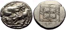 Macedon, Akanthos AR Tetradrachm (Silver, 17.04g, 29mm) ca 470-430 BC.
Obv: Bull collapsing to left, head half-facing, attacked and mauled by lion up...