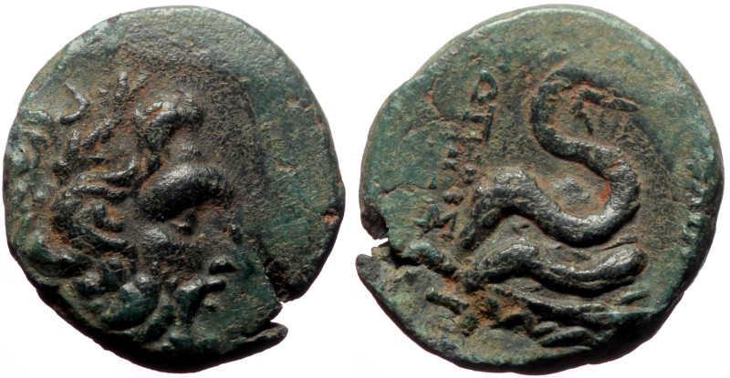 Mysia, Pergamon AE (Bronze, 7.18g, 21mm) Early 2nd century BC
Obv: Laureate head...