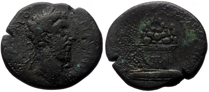 Cappadocia, Caesarea Commodus (177-192) AE (Bronze, 13.58g, 30mm) 
Obv: Bust of ...