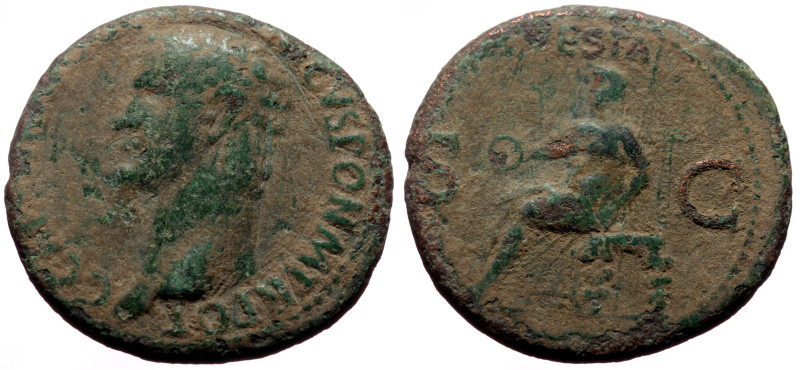 Caligula (37-41) AE As (Bronze, 10.49g, 26mm) Roma (Rome), 37-38 
Obv. C CAESAR ...