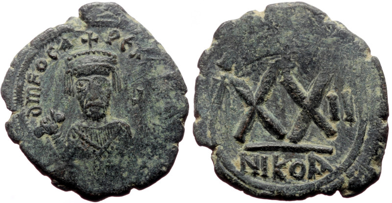 Byzantine, Phocas (602-610) AE half Follis (Bronze, 6.39g, 26mm) Nicomedia
Obv: ...