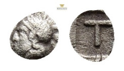 ARKADIA. Tegea. (Circa 423-400 BC). AR Tetartemorion. 0,20 g. 6,9 mm.
Obv: Helmeted head of Athena left.
Rev: Large T within shallow incuse square....