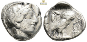 ATTICA, Athens. (Circa 449-404 BC).
AR Tetradrachm (25,6 mm 15.2 g)
Head of Athena to right, wearing crested Attic helmet adorned with three olive l...