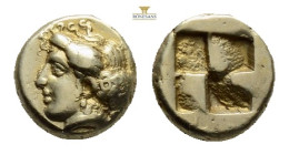 İonia, Phokaia. Circa (478-387 BC), EL Hekte 10,5 mm, 2.53 g)
Head of female left, hair in ornamented sphendone, / Quadripartite incuse square. Boden...