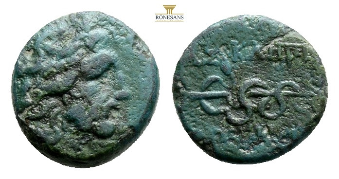 MYSIA. Pergamon. (circa 200-133 BC). AE Bronze (16,6 mm 4,1 g.)
Obv: Laureate h...