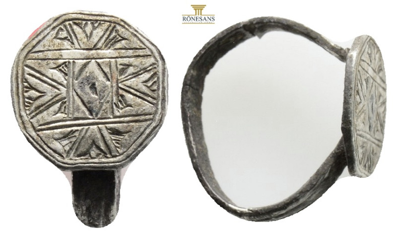 ANCIENT BYZANTINE BRONZE RING.Ae. 4,5 g, 17,4 mm.