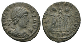 Constantinus I. (307-337 AD). Æ Follis. Antioch. Obv: CONSTANTINVS NOB C. diademed bust of Constantinus I. right. Rev: GLORIA EXERCITVS. two soldiers ...