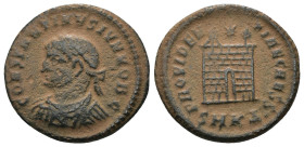 Constantinus I. (307-337 AD). Follis. Antioch. Obv: CONSTANTINVS NOB C. laureate bust of Constantinus left. Rev: PROVIDENTIAE CAESS. Campgate with two...