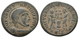 Constantinus I. (307-337 AD). Follis. Siscia. Obv: CONSTANTINVS AVG. helmeted bust of Constantinus holding spear right. Rev: VICTORIAE LAETAE PRINC PE...