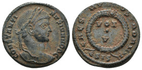 Constantinus I. (307-337 AD). Follis. Siscia. Obv: CONSTANTINVS AVG. laureate bust of Constantinus right. Rev: D N CONSTANTINI MAX AVG / VOT V. In wre...