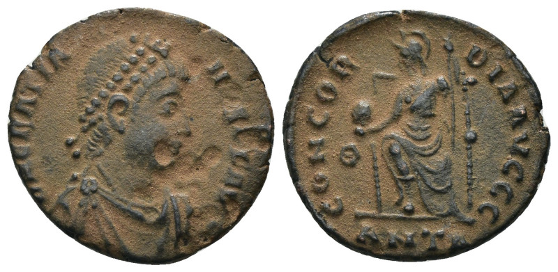 Gratian. (378-383 AD). Æ Follis. Cyzicus. Obv: D N GRATIANVS P F AVG. pearl-diad...