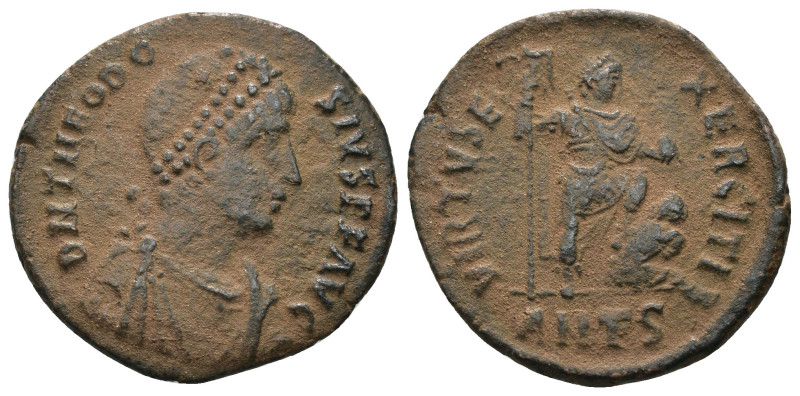 Theodosius I. (383-388 AD). Follis. Antioch. Obv: DN THEODOSIVS PF AUG. perl-dia...