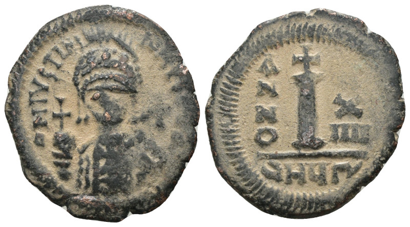 Justinian I. (527-565 AD) Æ 10 Nummi. Theoupolis. Obv: crowned bust facing. Rev:...