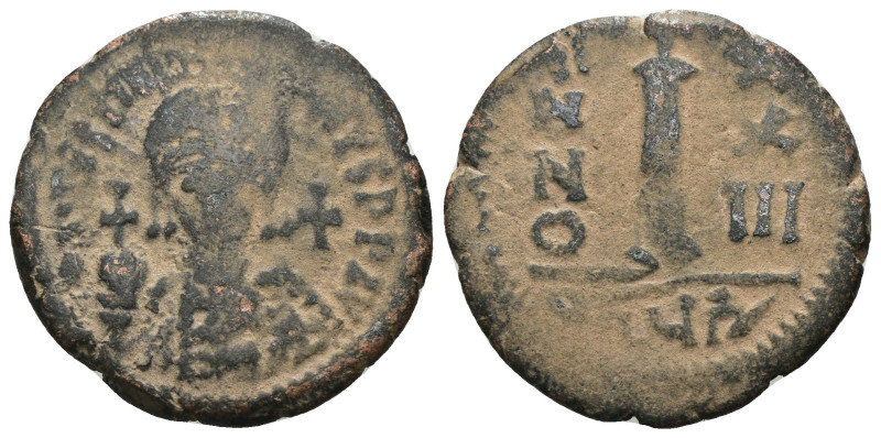 Justinian I. (527-565 AD) Æ 10 Nummi. Theoupolis. Obv: diademed bust right. Rev:...