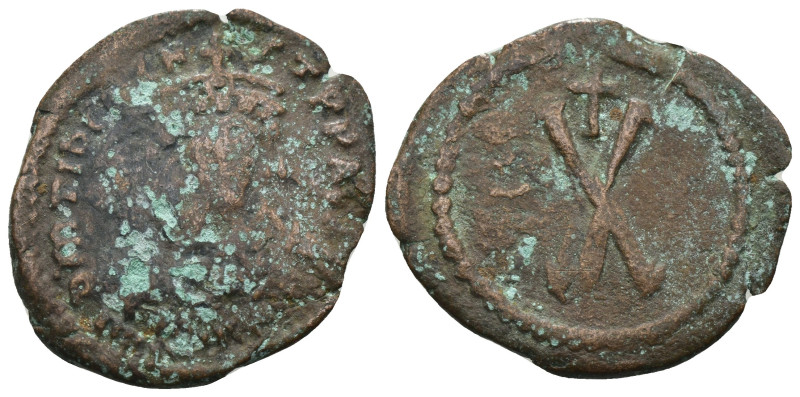 Tiberius II. Constantine. (578-582 AD). 10 Nummi. Constantinople. Obv: cuirassed...