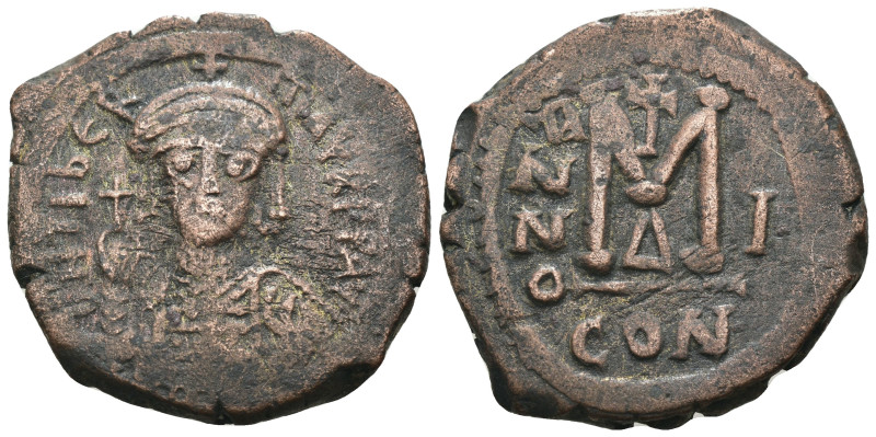 Tiberius II. Constantine. (578-582 AD). Follis. Constantinople. Obv: cuirassed b...