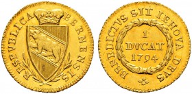SPEZIALSAMMLUNG BERN 
 Dukat 1794.
 Av. Gekröntes, spitzes Berner Wappen in einem kleinen Kranz.
 Rv. Wertangabe und Jahreszahl in einem Blattkreis...