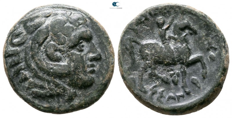 Kings of Macedon. Uncertain mint. Kassander 306-297 BC. 
Bronze Æ

17mm., 5,2...