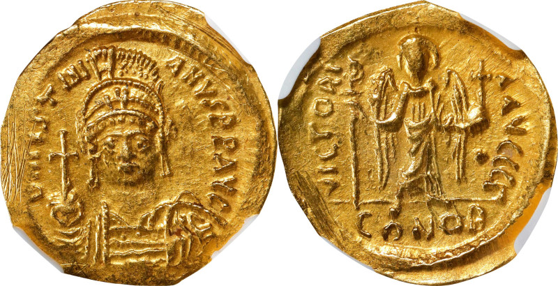 JUSTINIAN I, 527-565. AV Solidus (4.29 gms), Constantinople Mint, 2nd Officina, ...