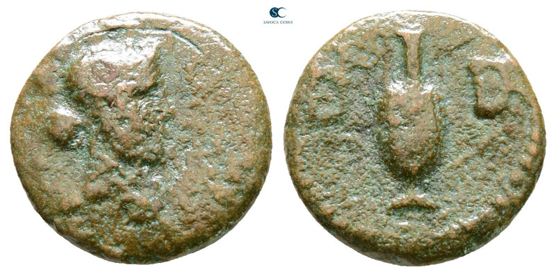 Mysia. Parion. Pseudo-autonomous issue 45 BC. 
Bronze Æ

15 mm, 2,96 g


...