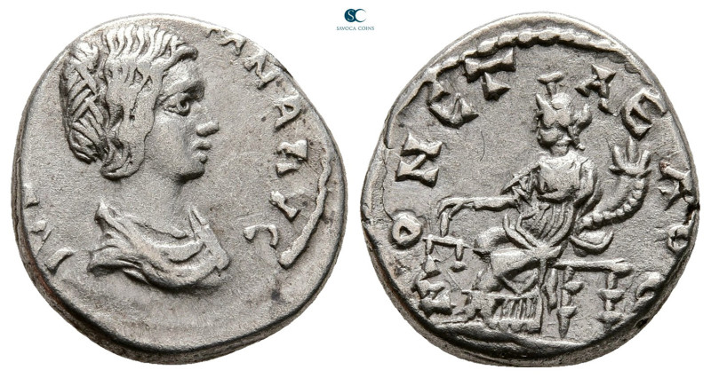 Julia Domna. Augusta AD 193-217. Emesa
Denarius AR

17 mm, 3,71 g



Very...