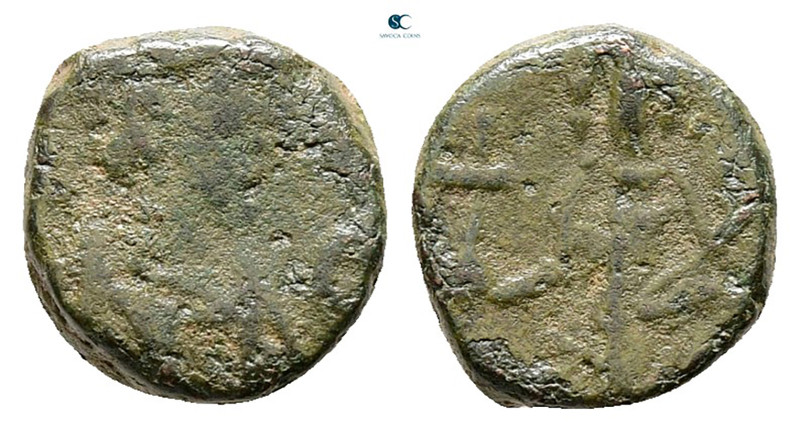 Leo I with Verina AD 457-474. Uncertain mint
Nummus Æ

10 mm, 1,52 g



F...