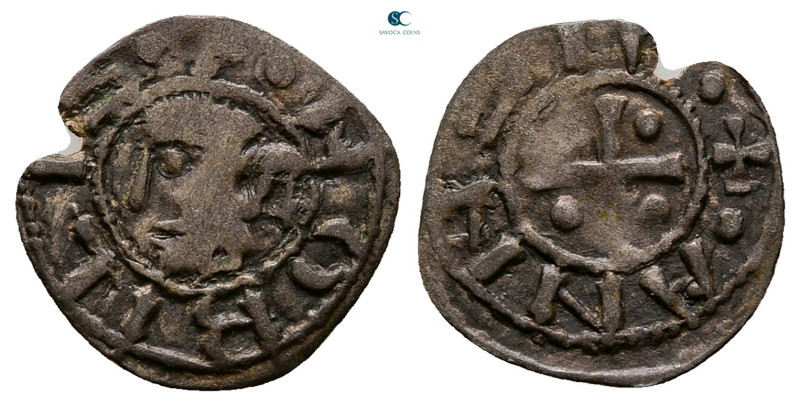 France. Archbishopric of Vienne AD 1150-1200. 
Denier BI

13 mm, 0,29 g


...