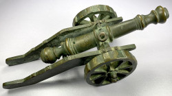 BRUNEI: brass cannon money (1394g), 19th to early 20th century, SS-p.529-30, Opitz p.100, comprising a 178mm-long barrel, decorated with simple patter...