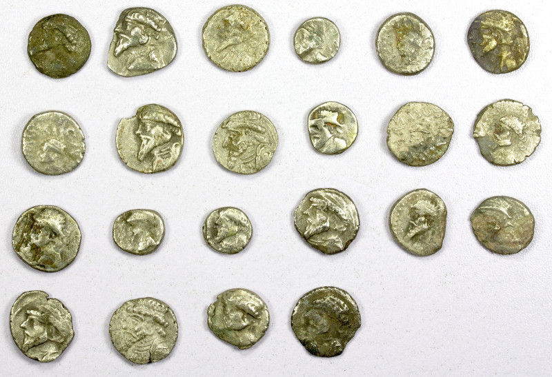 ELYMAIS: LOT of 22 silver coins, Kamnaskires V (ca. 54-33 BC), including type Va...