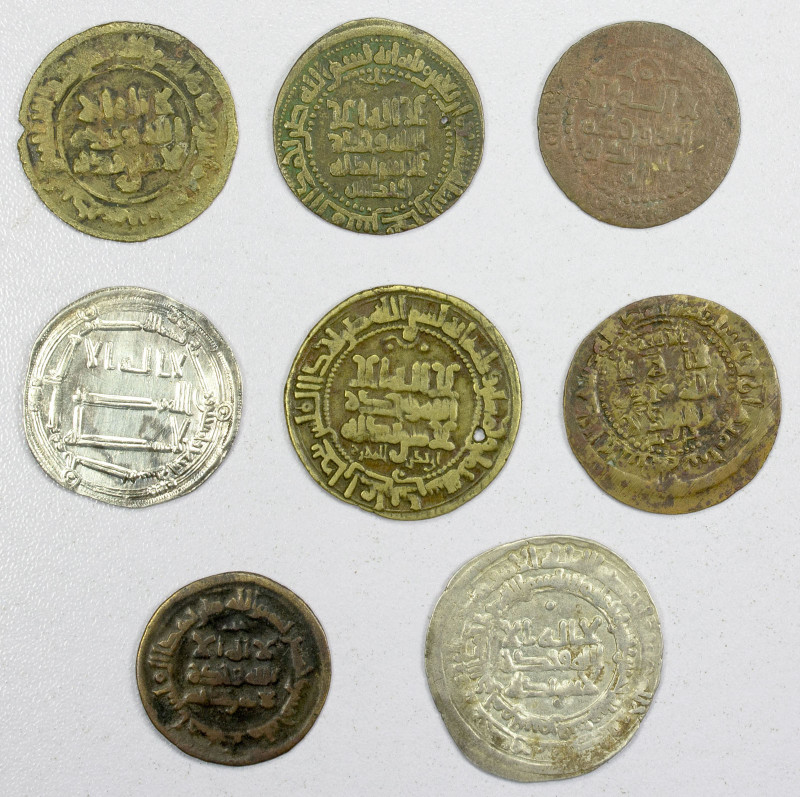 SAMANID: LOT of 6 copper and 2 silver coins, Copper: Akhsikath AH[3]55; Balkh 36...