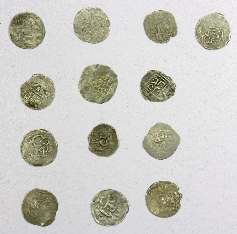 SHAHS OF BADAKHSHAN: LOT of 13 silver dangis, anonymous dangis of the period 133...
