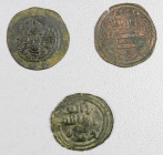 MEDIEVAL ISLAMIC: LOT of 3 copper coins, including Arab-Sasanian (1 pc): type A-42, Gyselen-7 of Bishapur (facing bust // crowned human-headed bull, V...