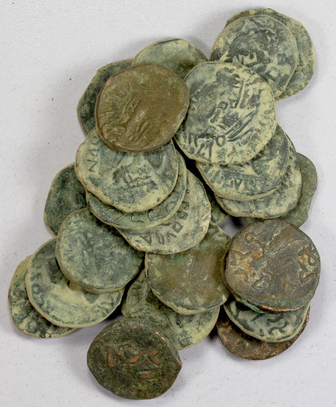 KUSHAN: LOT of 24 copper coins, all of Gondophares, ca. 40-5 BC, the standard bu...