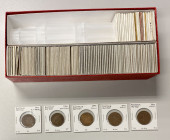GREAT BRITAIN & COMMONWEALTH: LOT of 141 coins, including Australia: halfpenny (33 pcs), penny (21), threepence (10), and sixpence (15); Great Britain...